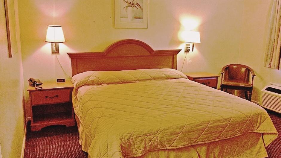 Lake Eufaula Inn & Suites Checotah Extérieur photo