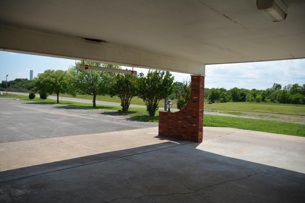 Lake Eufaula Inn & Suites Checotah Extérieur photo