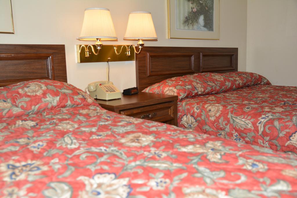 Lake Eufaula Inn & Suites Checotah Extérieur photo