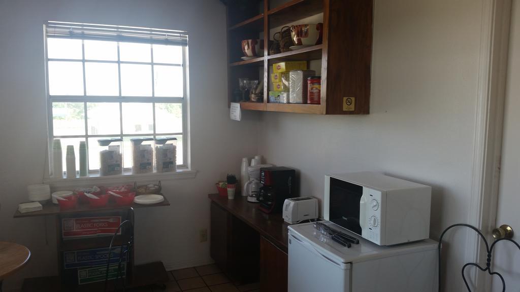 Lake Eufaula Inn & Suites Checotah Extérieur photo