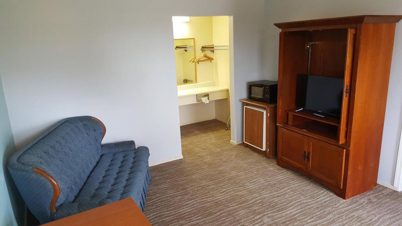 Lake Eufaula Inn & Suites Checotah Extérieur photo