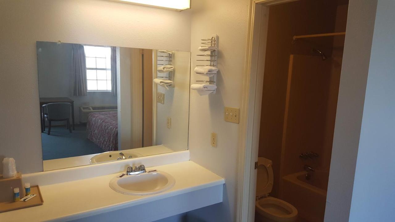 Lake Eufaula Inn & Suites Checotah Extérieur photo