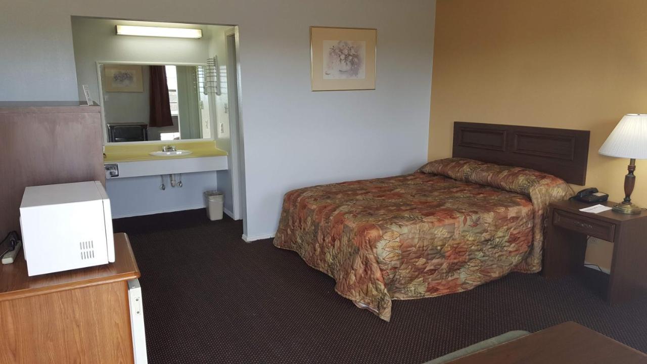 Lake Eufaula Inn & Suites Checotah Extérieur photo